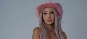 Leila White – “Falling in Love” Şimdi Tüm Dijital Platformlarda!